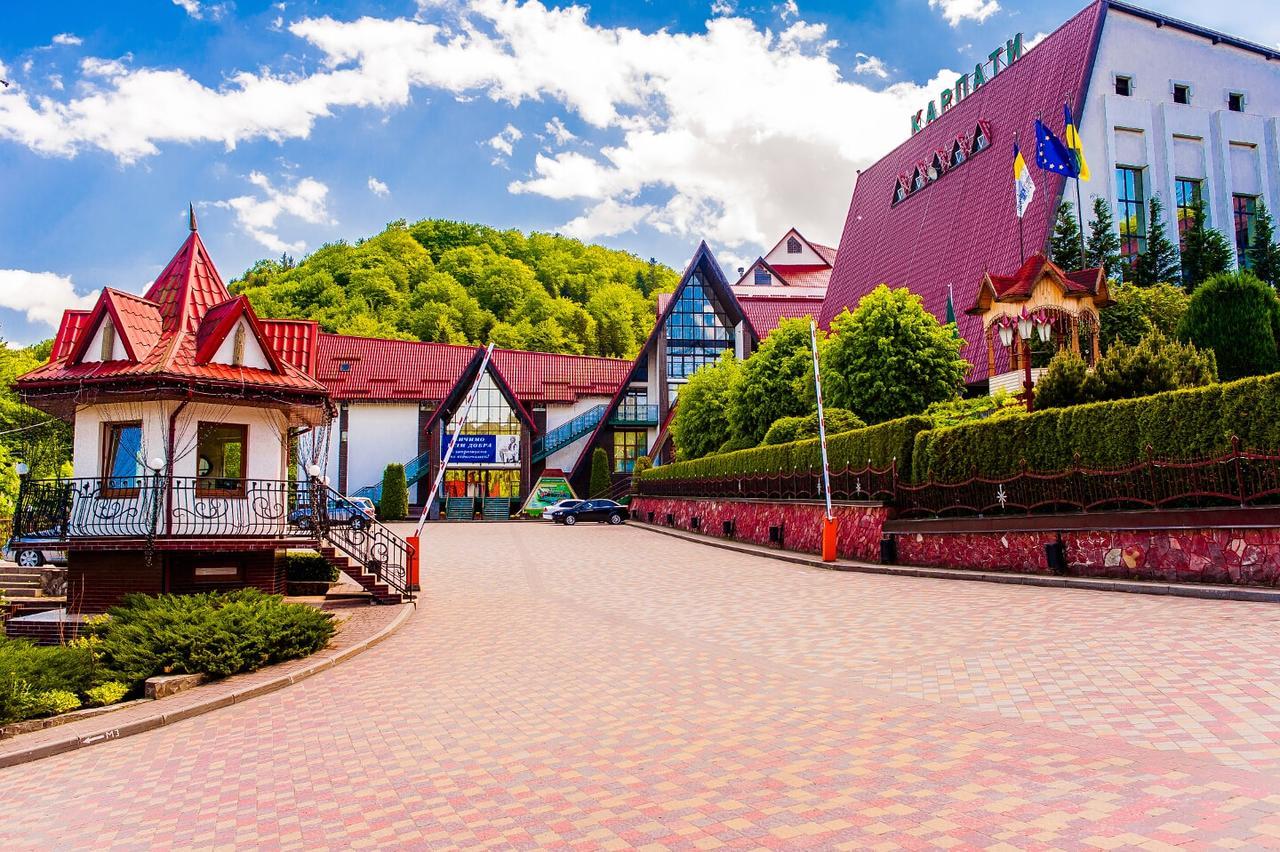 ホテルKarpaty ヤレムチャ エクステリア 写真