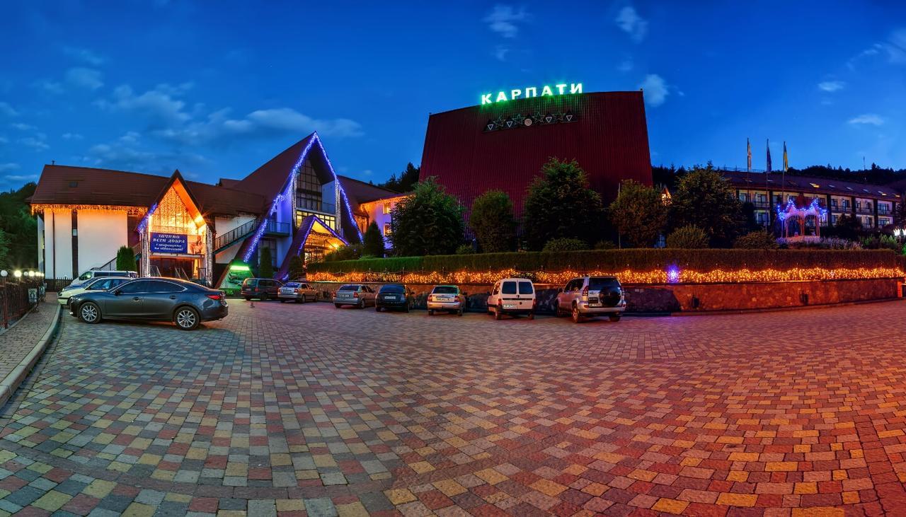 ホテルKarpaty ヤレムチャ エクステリア 写真