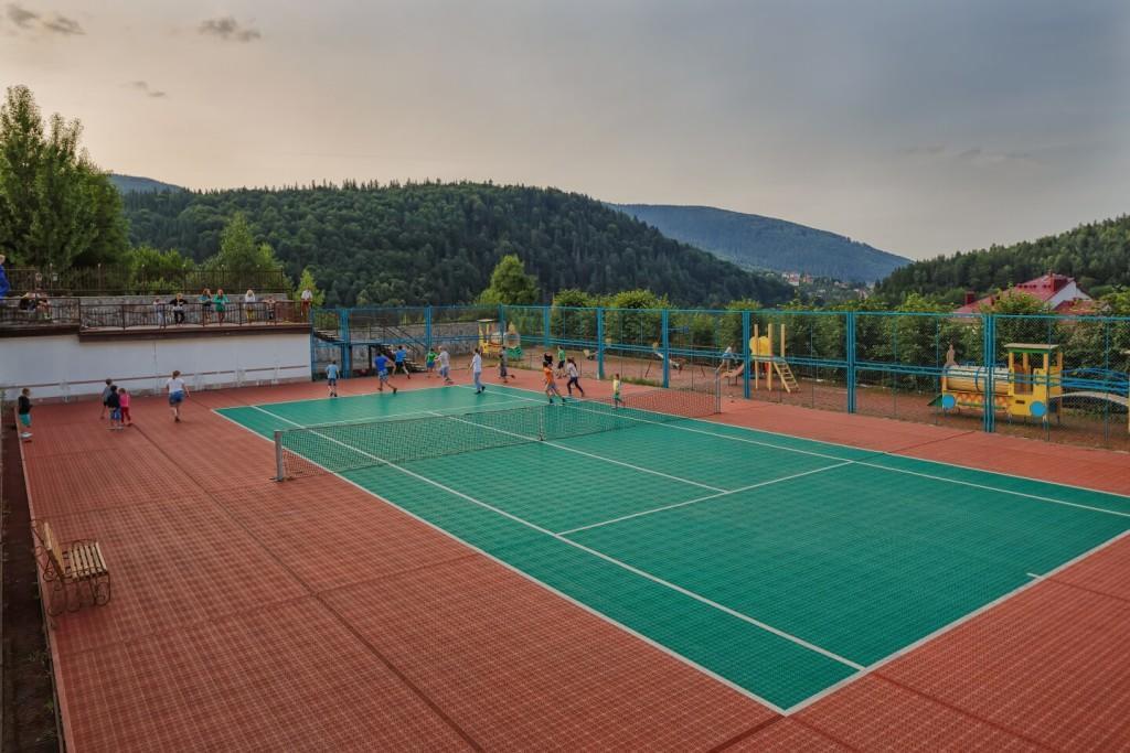 ホテルKarpaty ヤレムチャ エクステリア 写真
